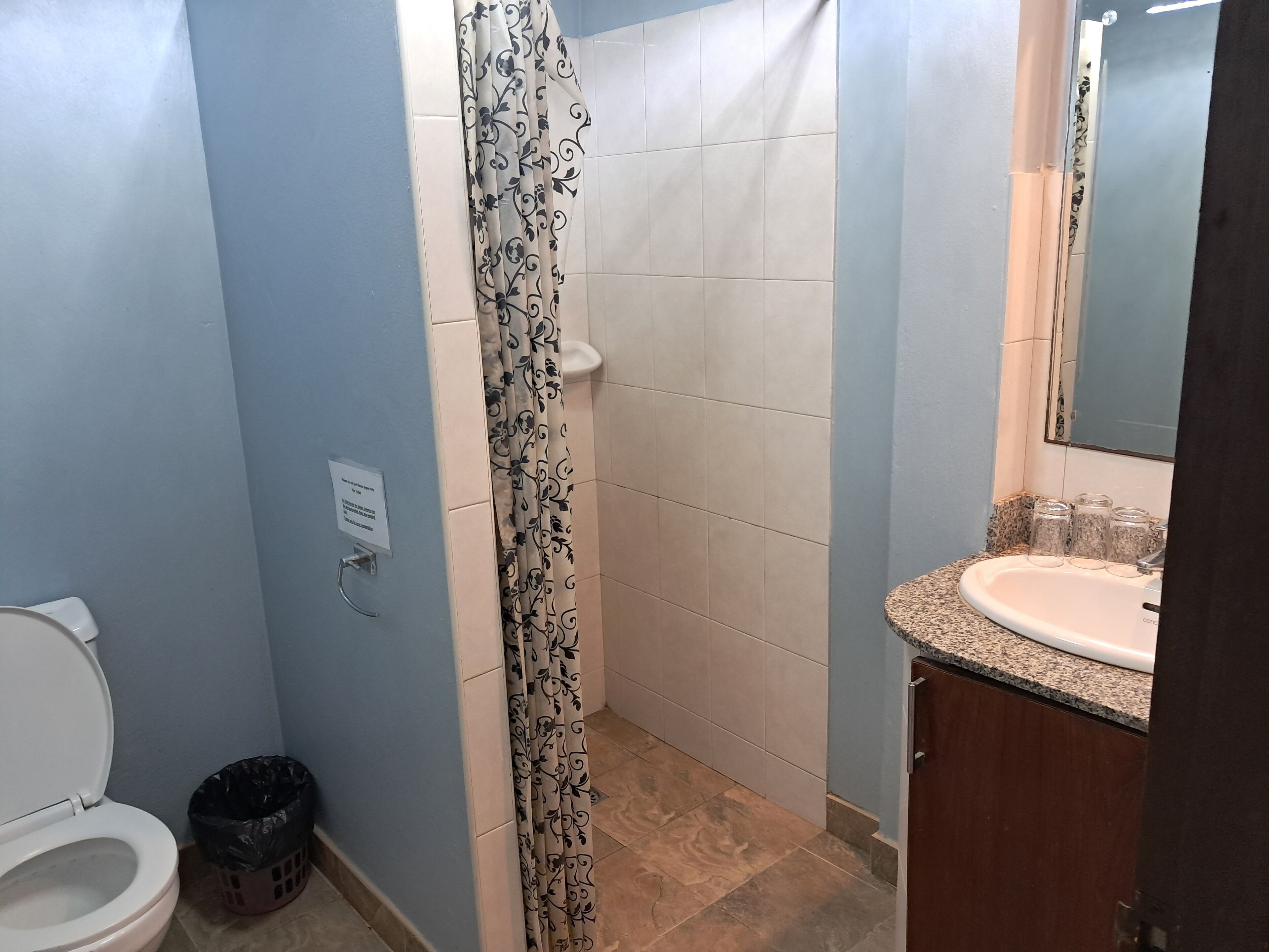 Classic Double Room, Balcony, City View | Bathroom | Shower, towels, toilet paper