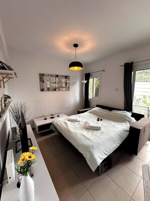 2 bedrooms, desk, free WiFi, bed sheets