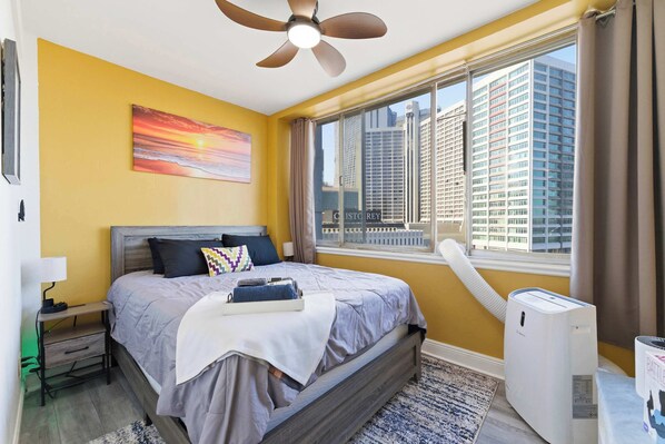 3 bedrooms, iron/ironing board, WiFi, bed sheets