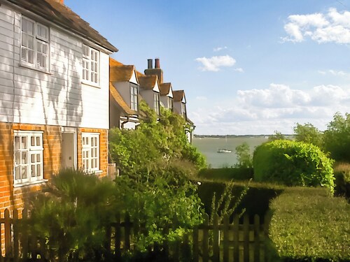 Welcome to this delightful fisherman’s cottage on the unique Island of Mersea.