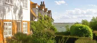 Welcome to this delightful fisherman’s cottage on the unique Island of Mersea.
