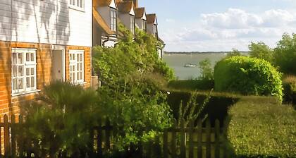 Welcome to this delightful fisherman’s cottage on the unique Island of Mersea.