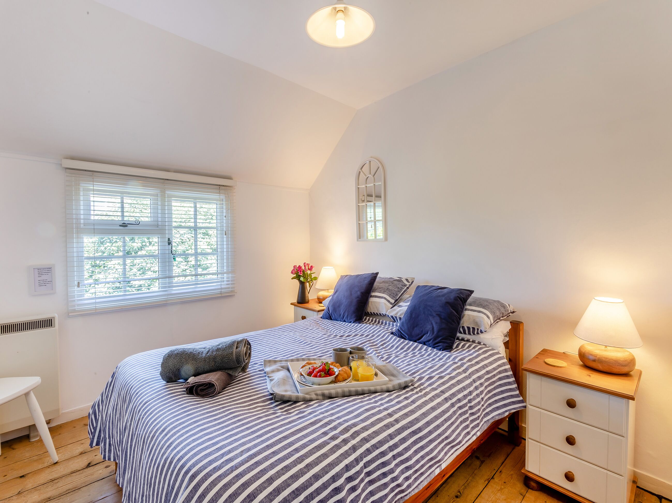 2 bedrooms, WiFi (free), bed sheets