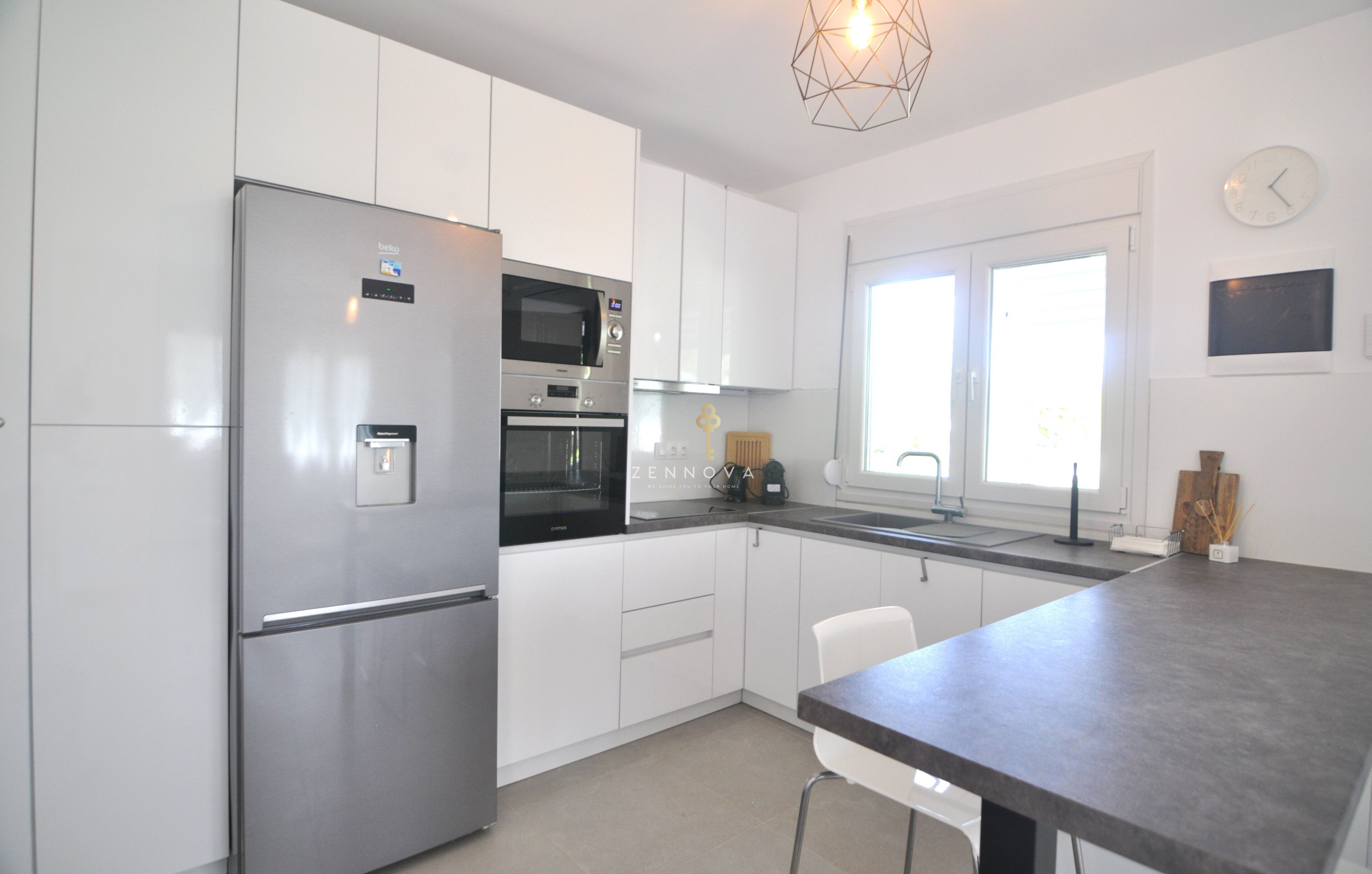 Rumah Keluarga, area taman | Makan di kamar