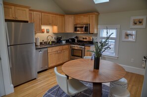 Mikrowelle, Ofen, Herdplatte, Geschirrspüler