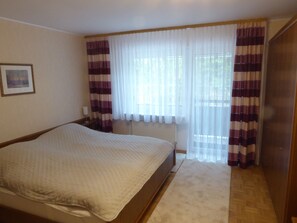 1 bedroom, free WiFi, bed sheets