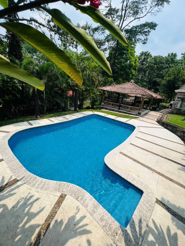 Pool - 5 minutes away from the IRTRA theme parks! Ideal house with private pool. (San Martin Zapotitlán)