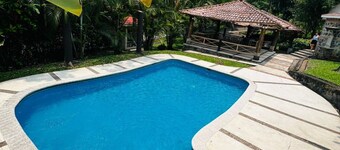 5 minutes away from the IRTRA theme parks! Ideal house with private pool.