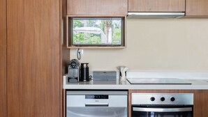 Dụng cụ pha cà phê/trà, lò vi sóng, lò nướng, máy rửa bát