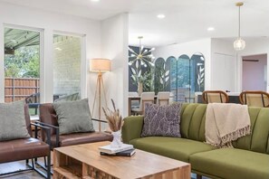 Televisio, pöytäjalkapallopöytä