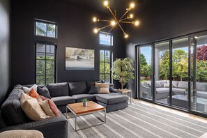 Smart TV y chimenea