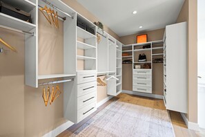 Interior - Ocean Whisper Retreat (Victoria)