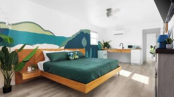 Bureau, espace de travail pour ordinateur portable, Wi-Fi gratuit