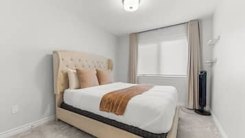 3 quartos, ferros/tábuas de passar roupa, Wi-Fi, roupa de cama