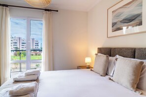 2 bedrooms, iron/ironing board, Internet, bed sheets