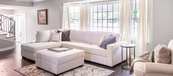 3 miles from Wake Forest University House/Winston-Salem-sleeps 12