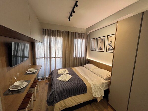 Bügeleisen/Bügelbrett, WLAN, Bettwäsche