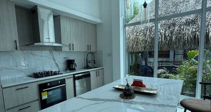 Beautiful and Spacious 6-bedroom villa close to the beach in Santa Verónica