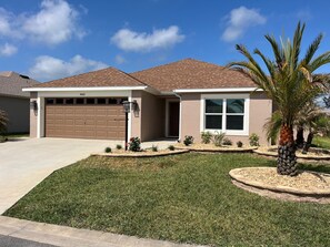 Exterior - 3 BEDROOM 2 BATH DESIGNER in THE VILLAGES with 2-CAR Garage & ELECTRIC GOLF CART (The Villages)