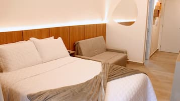 Departamento ejecutivo | 1 habitación, muebles diferentes y espacio para trabajar con laptop