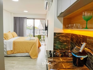 Apartamento superior | 1 quarto, individualmente mobiliados, espaço de trabalho para notebook