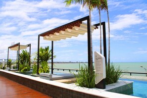 Outdoor pool - Ocean Art Park by Living (Joao Pessoa)