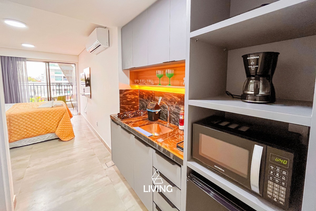 Departamento superior | 1 habitación, muebles diferentes y espacio para trabajar con laptop