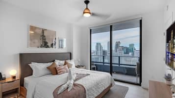 1 chambre, bureau, fer et planche Ă repasser, lit parapluie