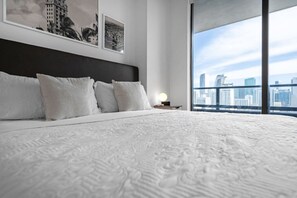 1 Schlafzimmer, Schreibtisch, Bügeleisen/Bügelbrett, Reisekinderbett