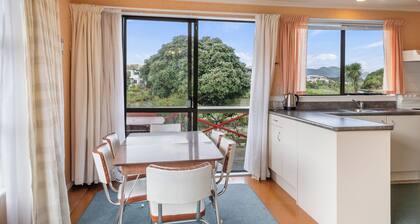 Coastal Drift - Waikanae Beach Holiday Home