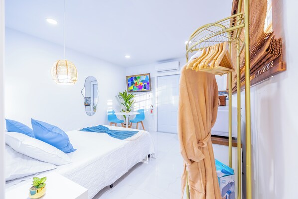 1 bedroom, iron/ironing board, WiFi, bed sheets