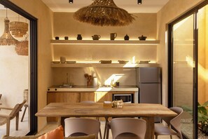 Micro-ondes, plaque de cuisson, cafetière/bouilloire