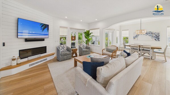 Smart TV, fireplace, ping pong, books
