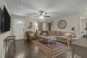 Smart TV - FIFA World Cup | Walk to AT&T Stadium | Sleeps 6 (Arlington)