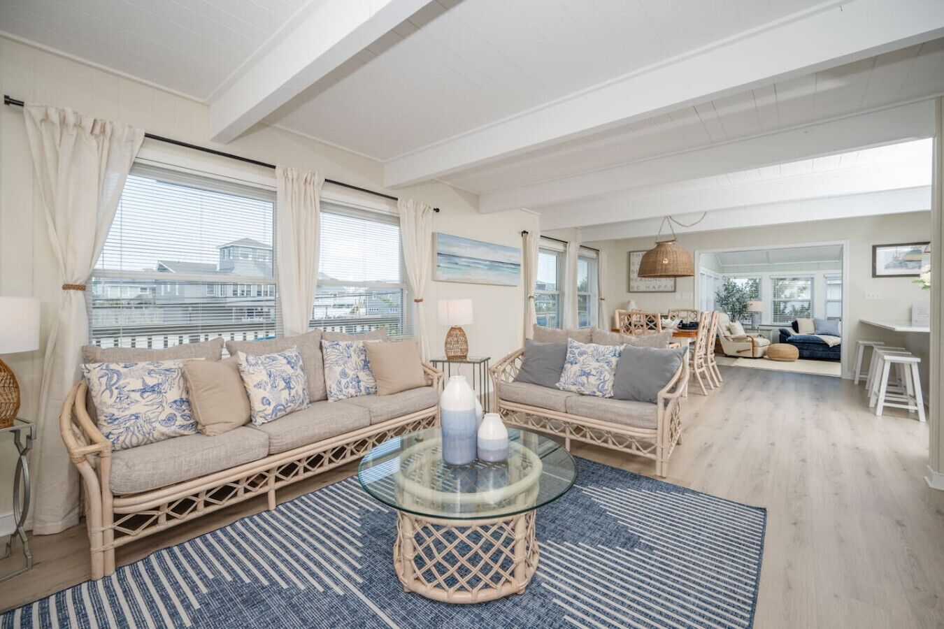 Televisión y chimenea 