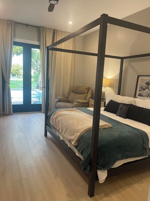 5 bedrooms, iron/ironing board, WiFi, bed sheets