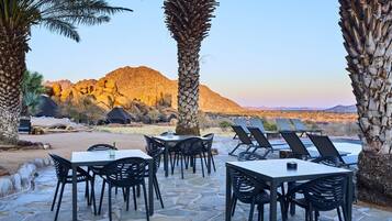 الإطلالة من المنشأة