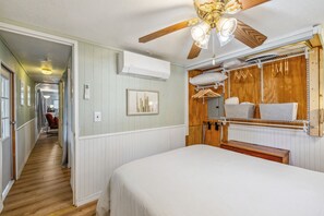 2 bedrooms, desk, iron/ironing board, travel crib