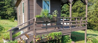 Charming cabin with AC near Decatur