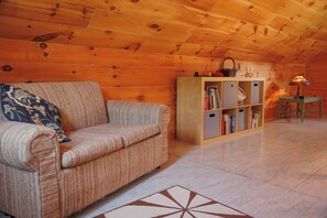 Books - Charming cabin with AC near Decatur (Decatur)