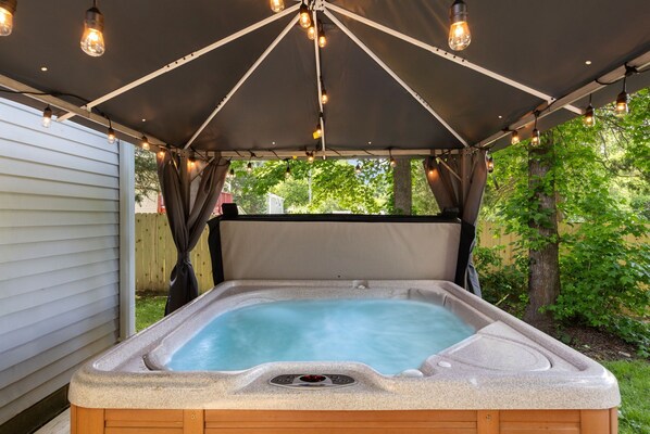 Bain à remous extérieur