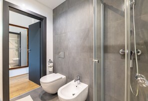 Hair dryer, towels - Peaceful Terrace Loft with A/C Near Vyšehrad by EasyBNB Premium (Prague)