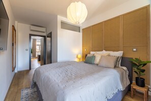 1 bedroom, desk, iron/ironing board, free WiFi - Peaceful Terrace Loft with A/C Near Vyšehrad by EasyBNB Premium (Prague)
