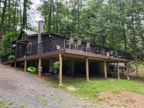 Charming 3-bedroom cabin with WiFi, AC in tranquil Waterville