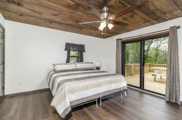 5 bedrooms, WiFi, bed sheets