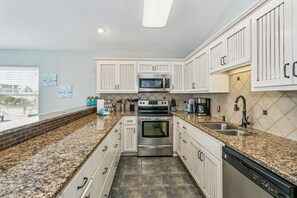 Fridge, oven, stovetop, dishwasher