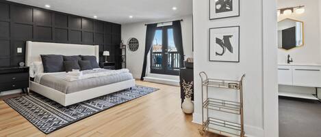 3 habitaciones, tabla de planchar con plancha, wifi y ropa de cama