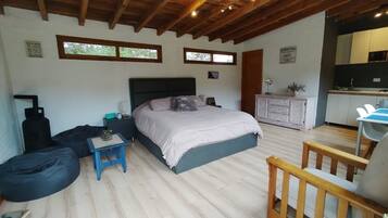 1 bedroom, iron/ironing board, travel crib, WiFi