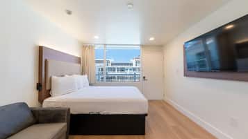 Free WiFi, bed sheets
