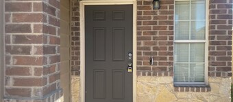 Gallery Wells Escape: 6 Beds, 3 Baths, Pool Table & 1 Bed Downstairs